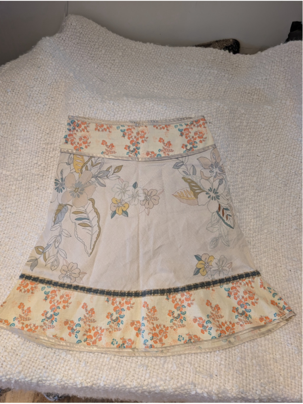 661 - Women's Mexx A-Line Skirt Size 6 Beige Floral Print